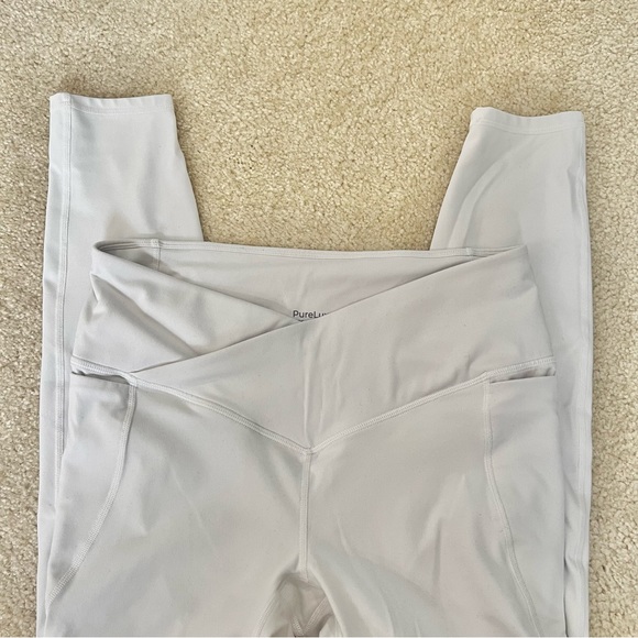 Fabletics White PureLuxe High-Waisted Crossover 7/8 Legging - Picture 5 of 8